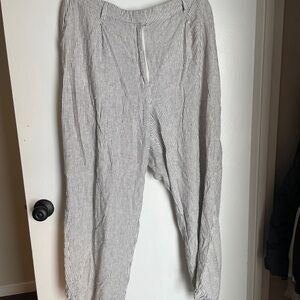 Old Navy Black and White Striped Pants XXL